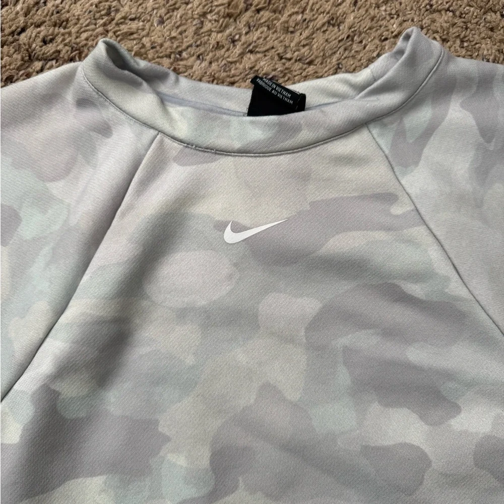 Nike Sportswear Women's Dri-FIT Camo Sweatshirt Crop Top Size S